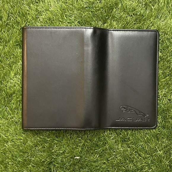 2020 Jaguar F-PACE Owners Manual (2.0L, 3.0L, 5.0L) - Picture 8 of 9